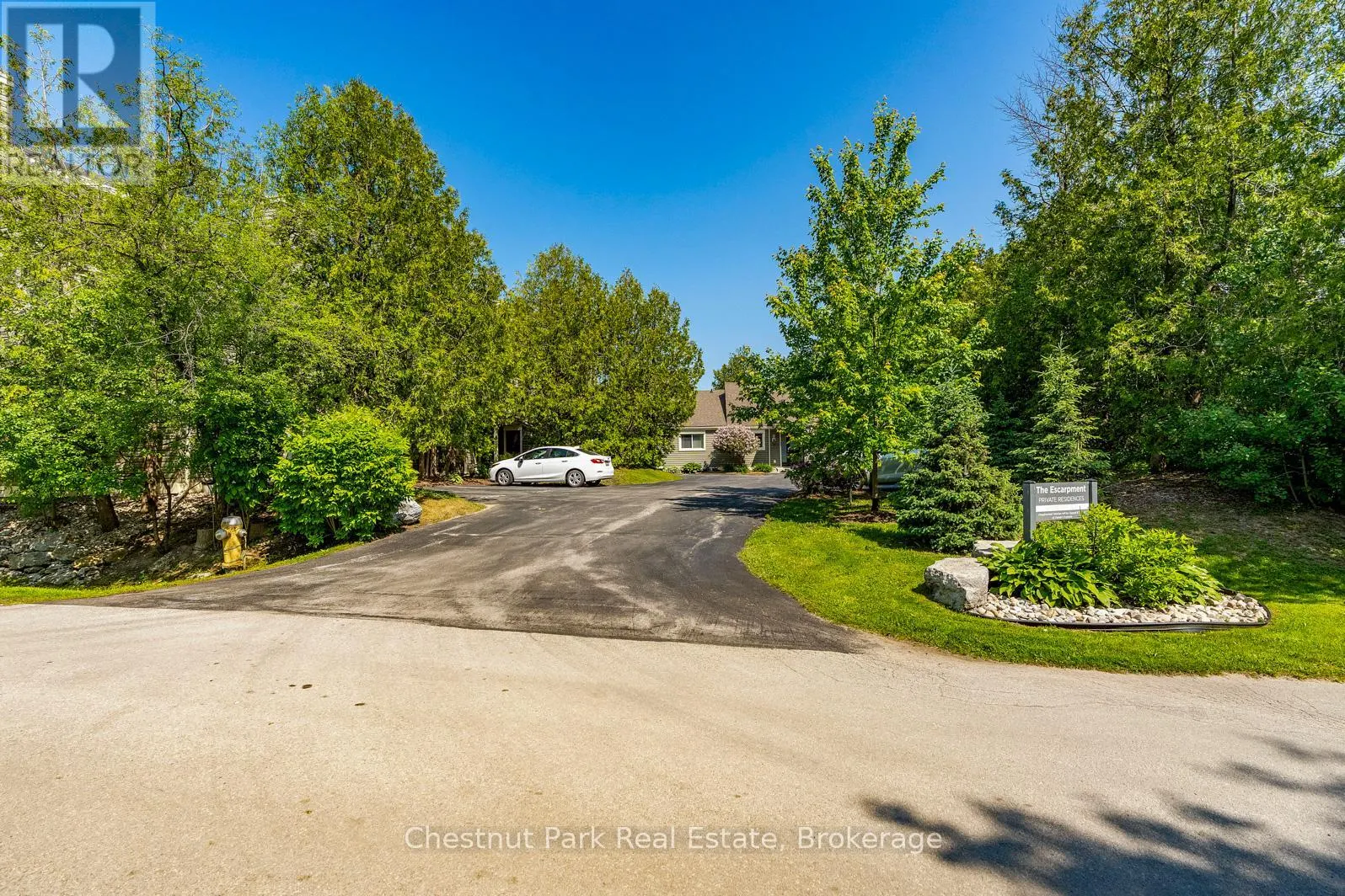 197 ESCARPMENT CRESCENT