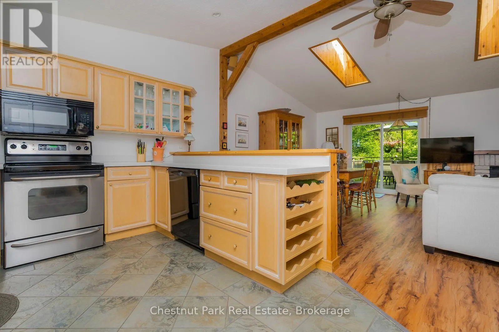 197 ESCARPMENT CRESCENT