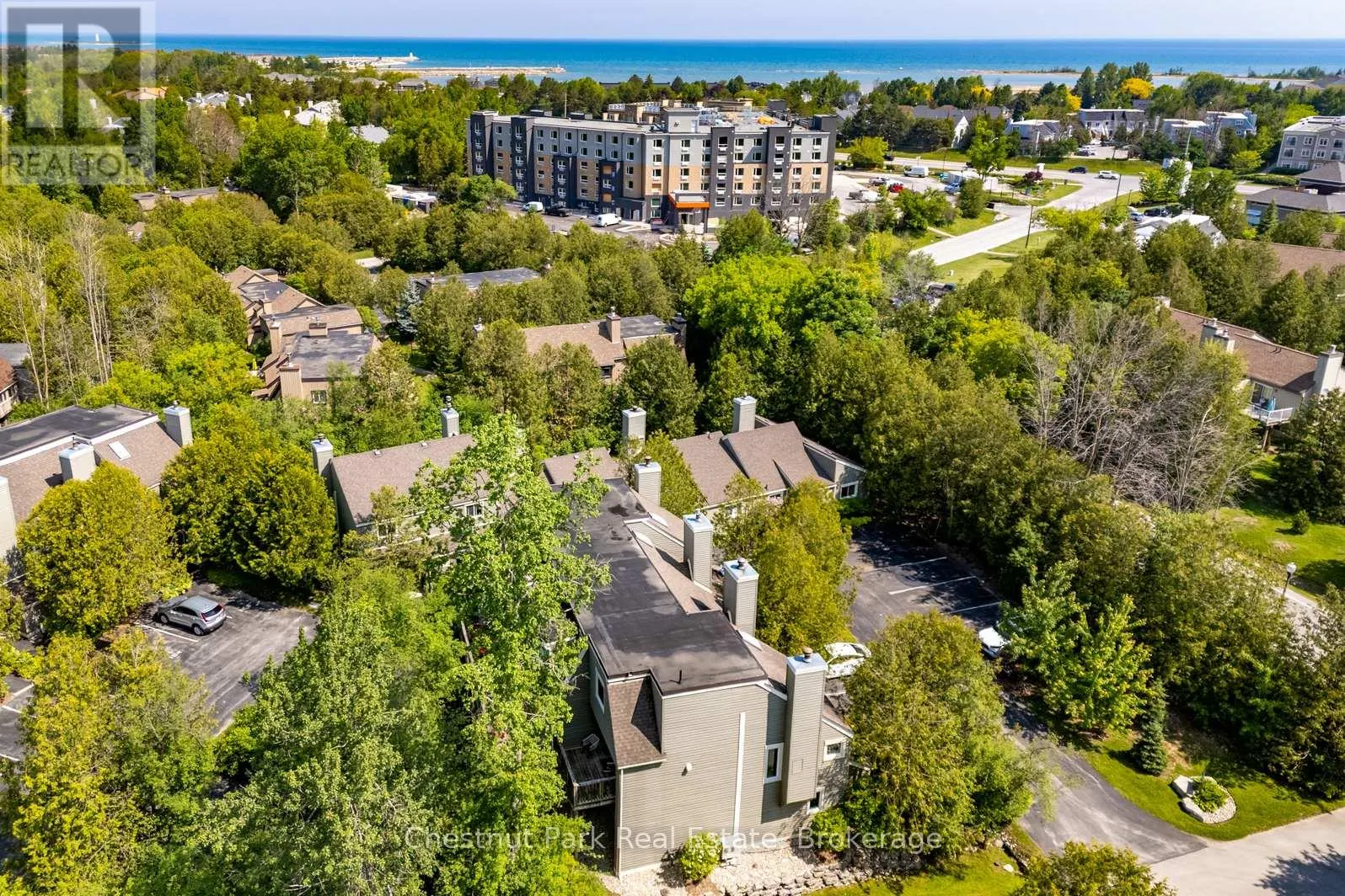 197 ESCARPMENT CRESCENT