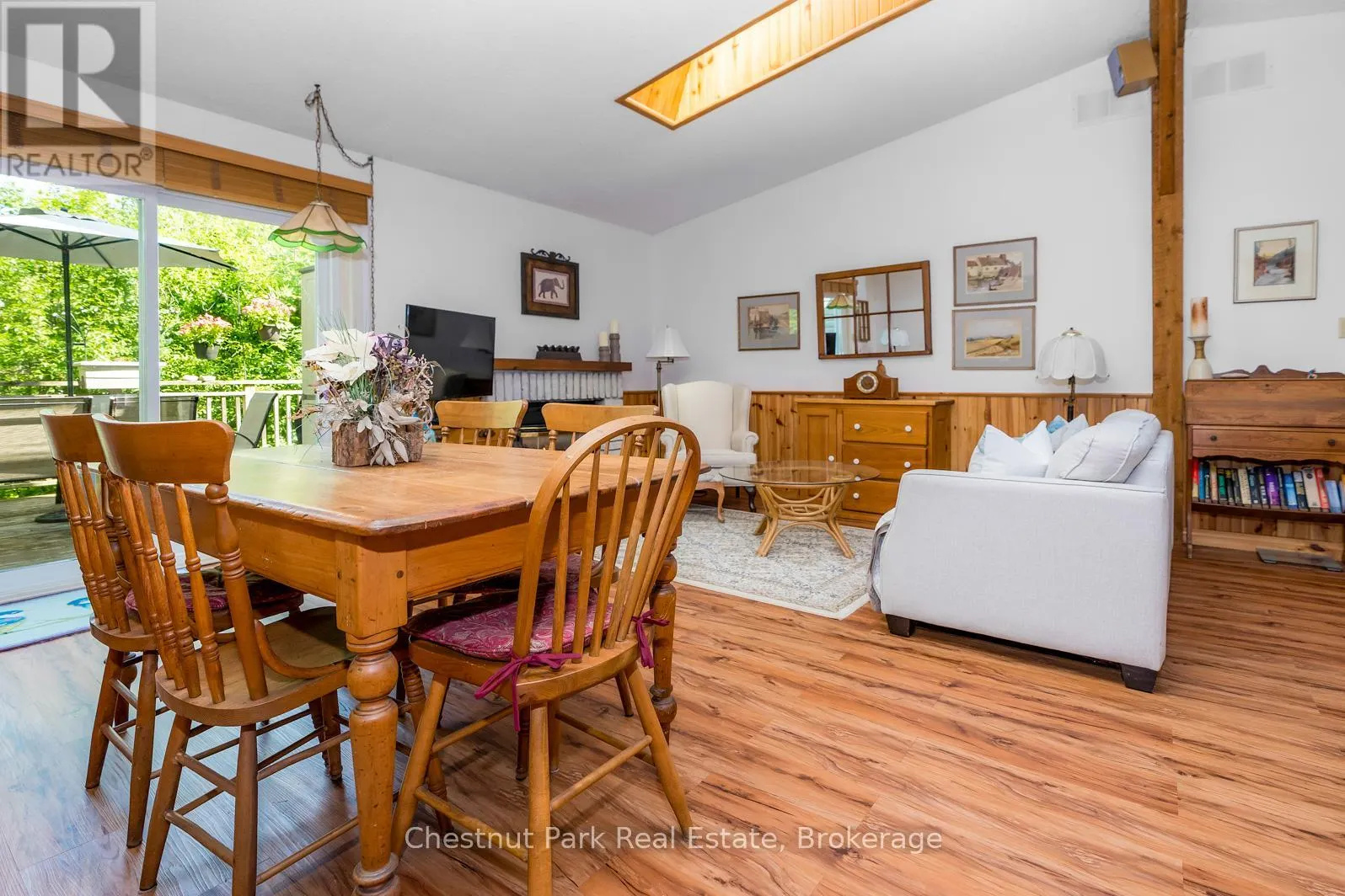 197 ESCARPMENT CRESCENT