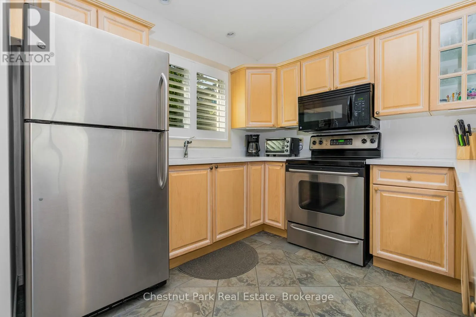 197 ESCARPMENT CRESCENT