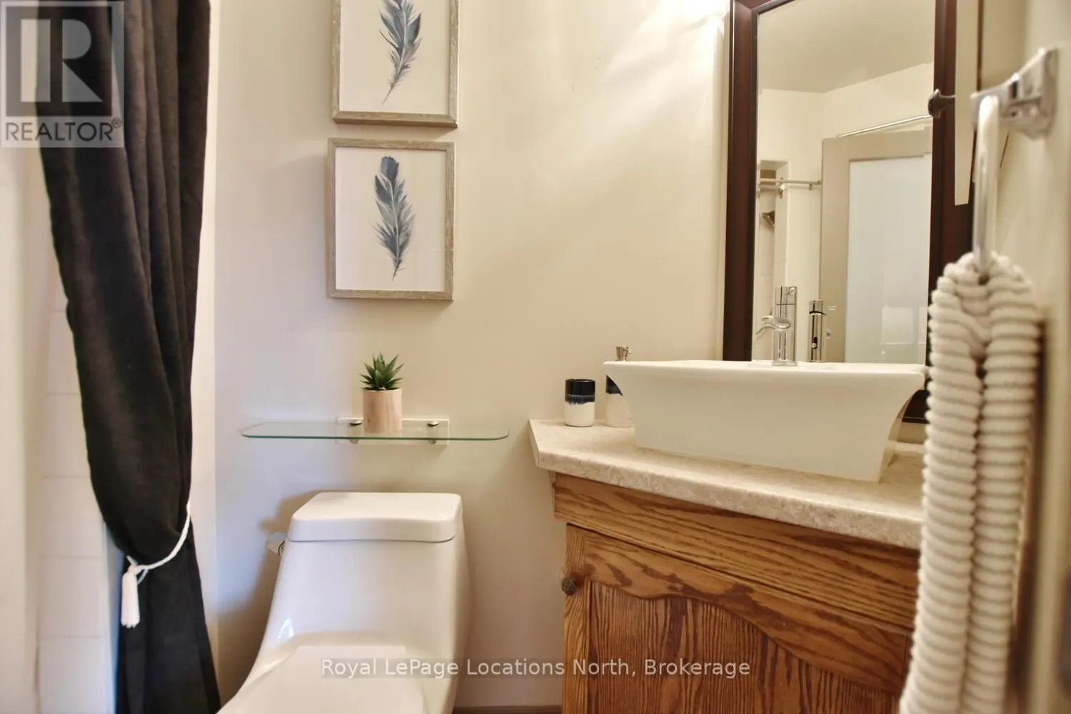 153 - 30 RAMBLINGS WAY, #153