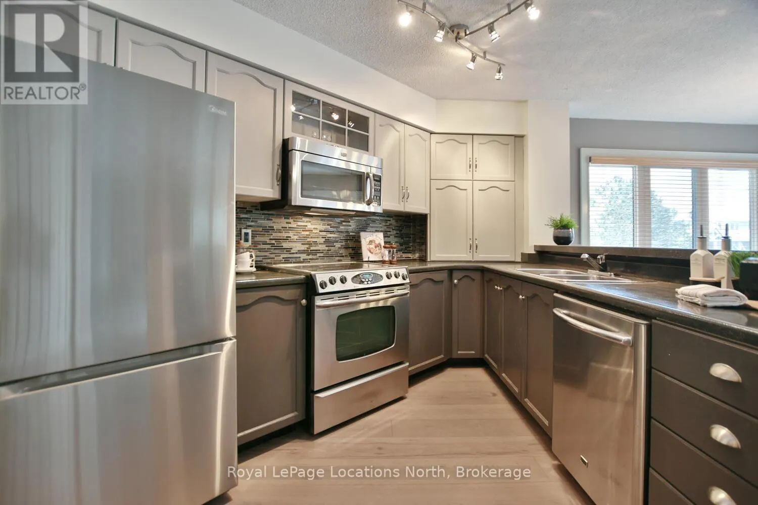 153 - 30 RAMBLINGS WAY, #153