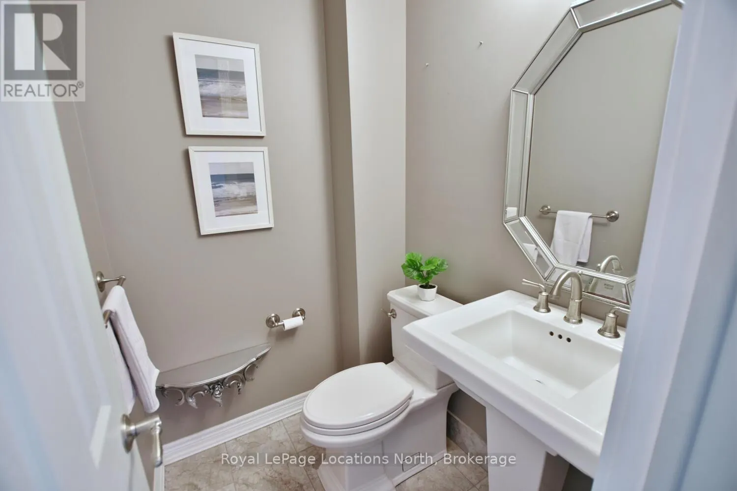 153 - 30 RAMBLINGS WAY, #153
