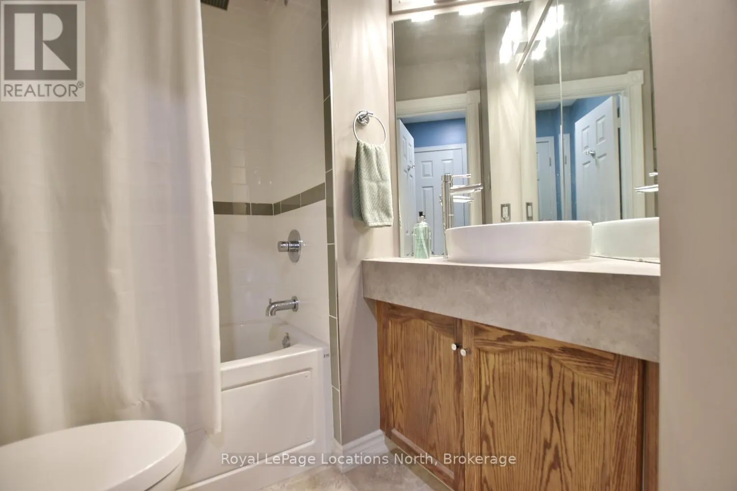 153 - 30 RAMBLINGS WAY, #153