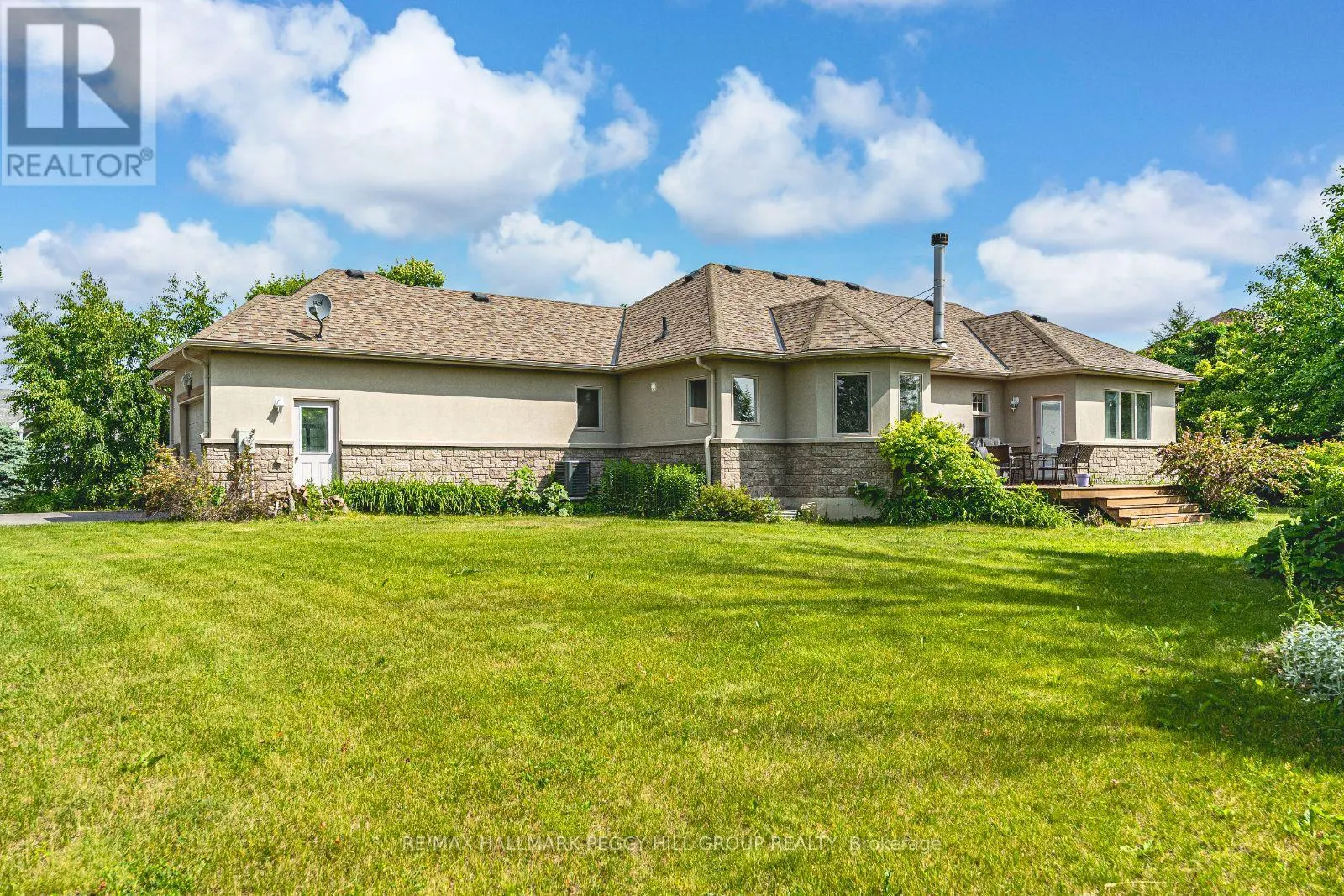 32 BASSWOOD CIRCLE
