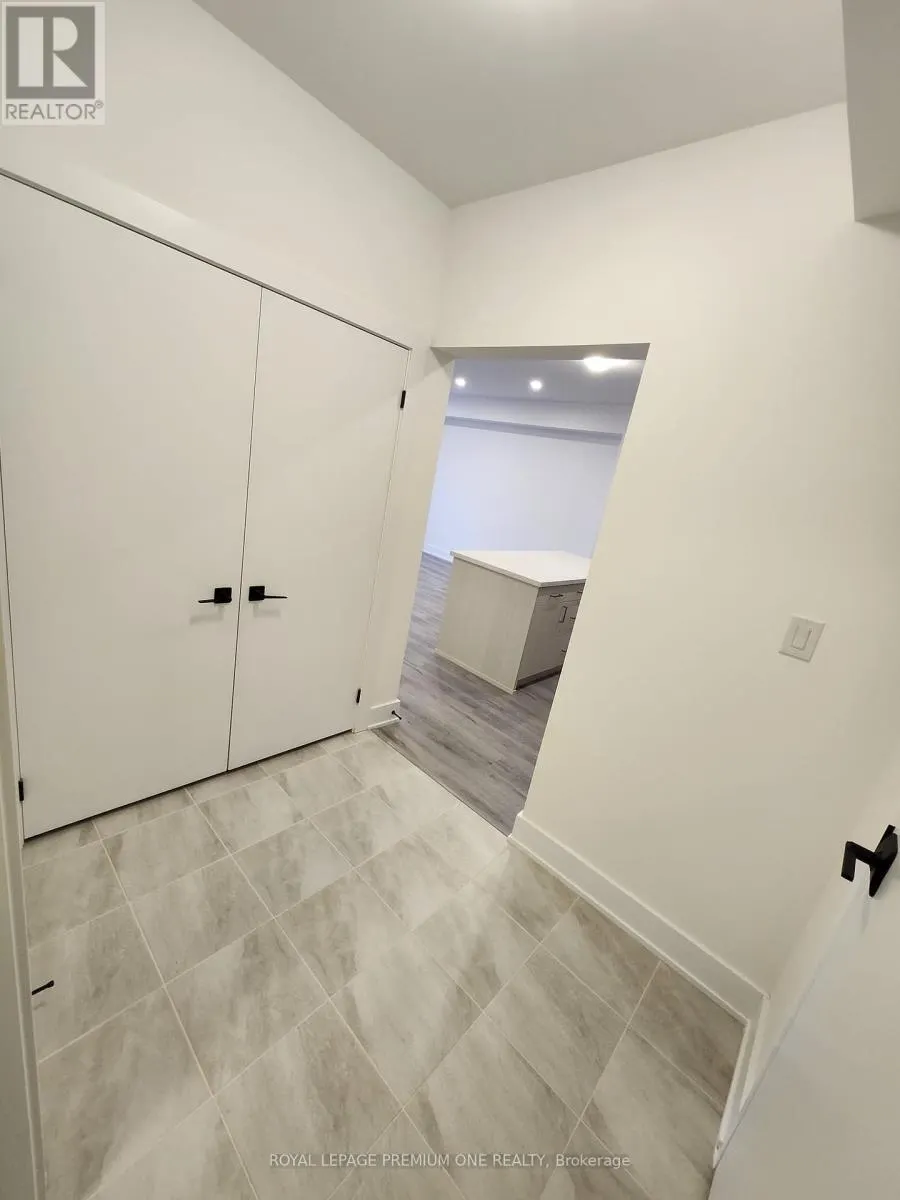 208 - 1 CHEF LANE