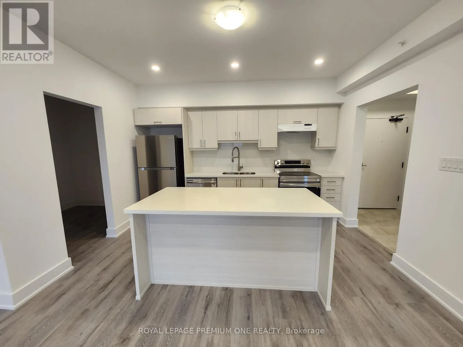 208 - 1 CHEF LANE