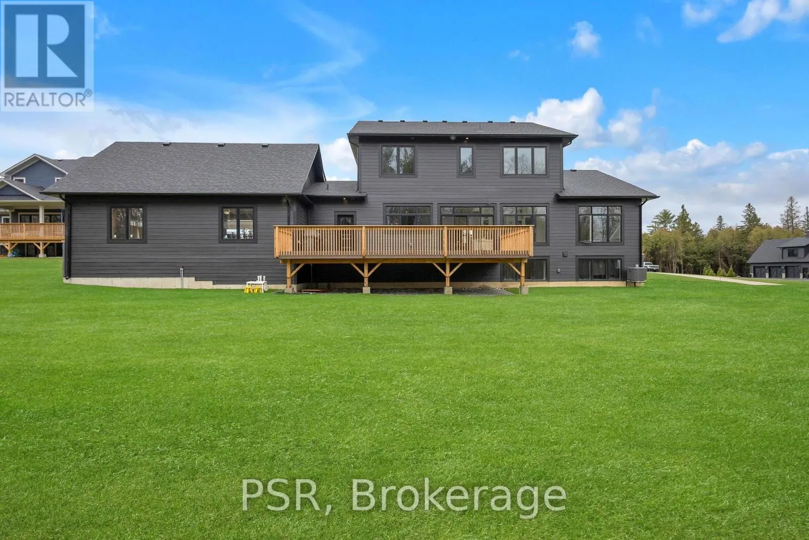 72 GEORGIAN GRANDE DRIVE