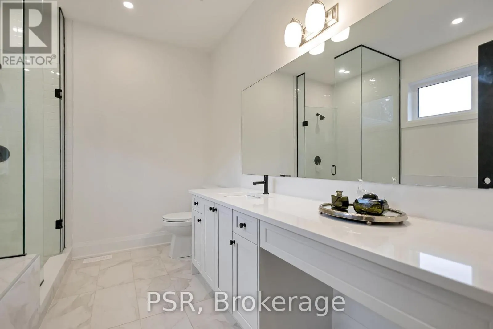 72 GEORGIAN GRANDE DRIVE