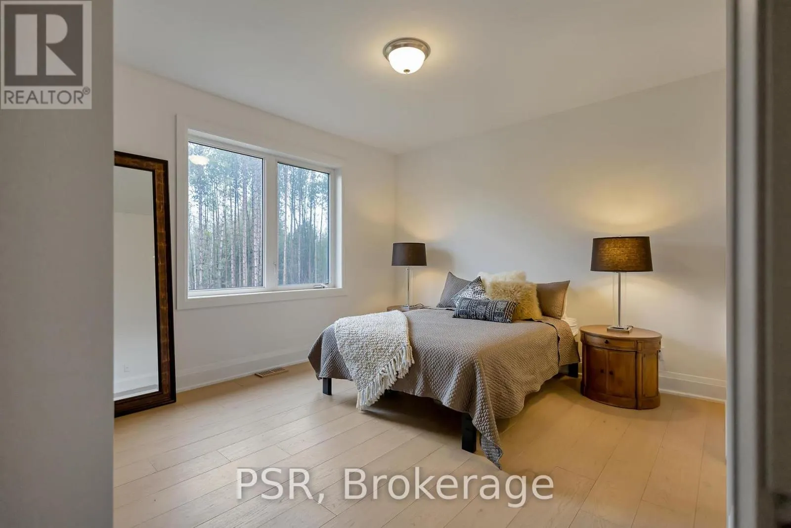 72 GEORGIAN GRANDE DRIVE
