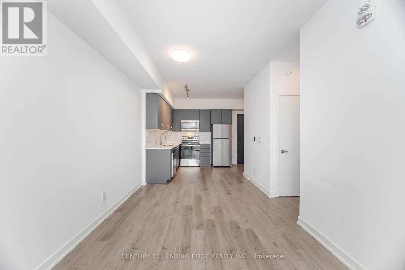 613 - 56 LAKESIDE TERRACE