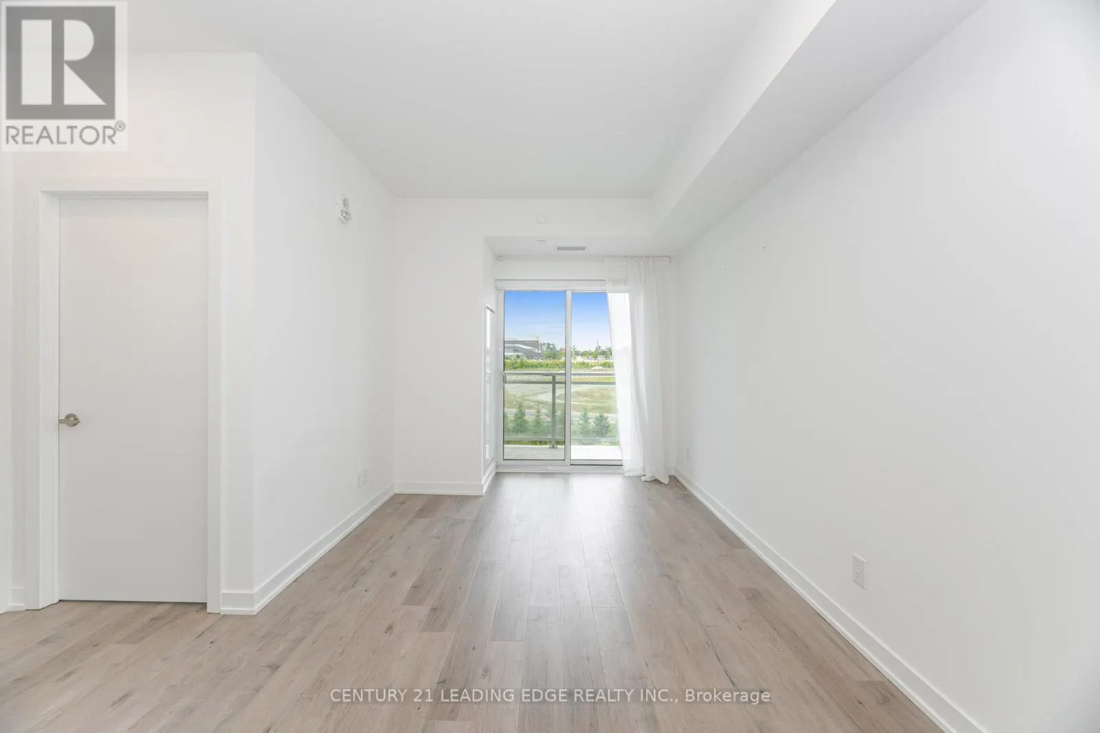 613 - 56 LAKESIDE TERRACE