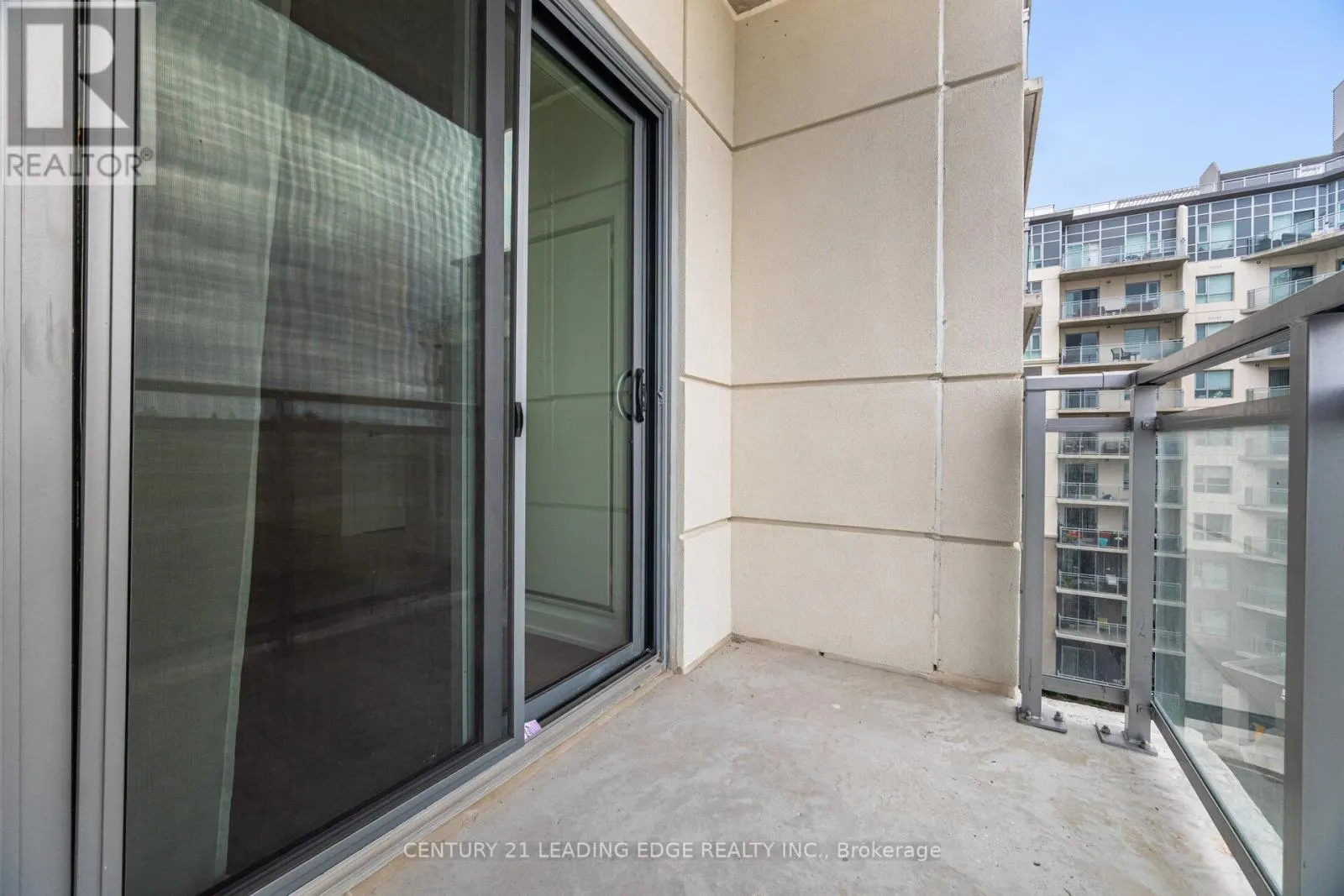 613 - 56 LAKESIDE TERRACE