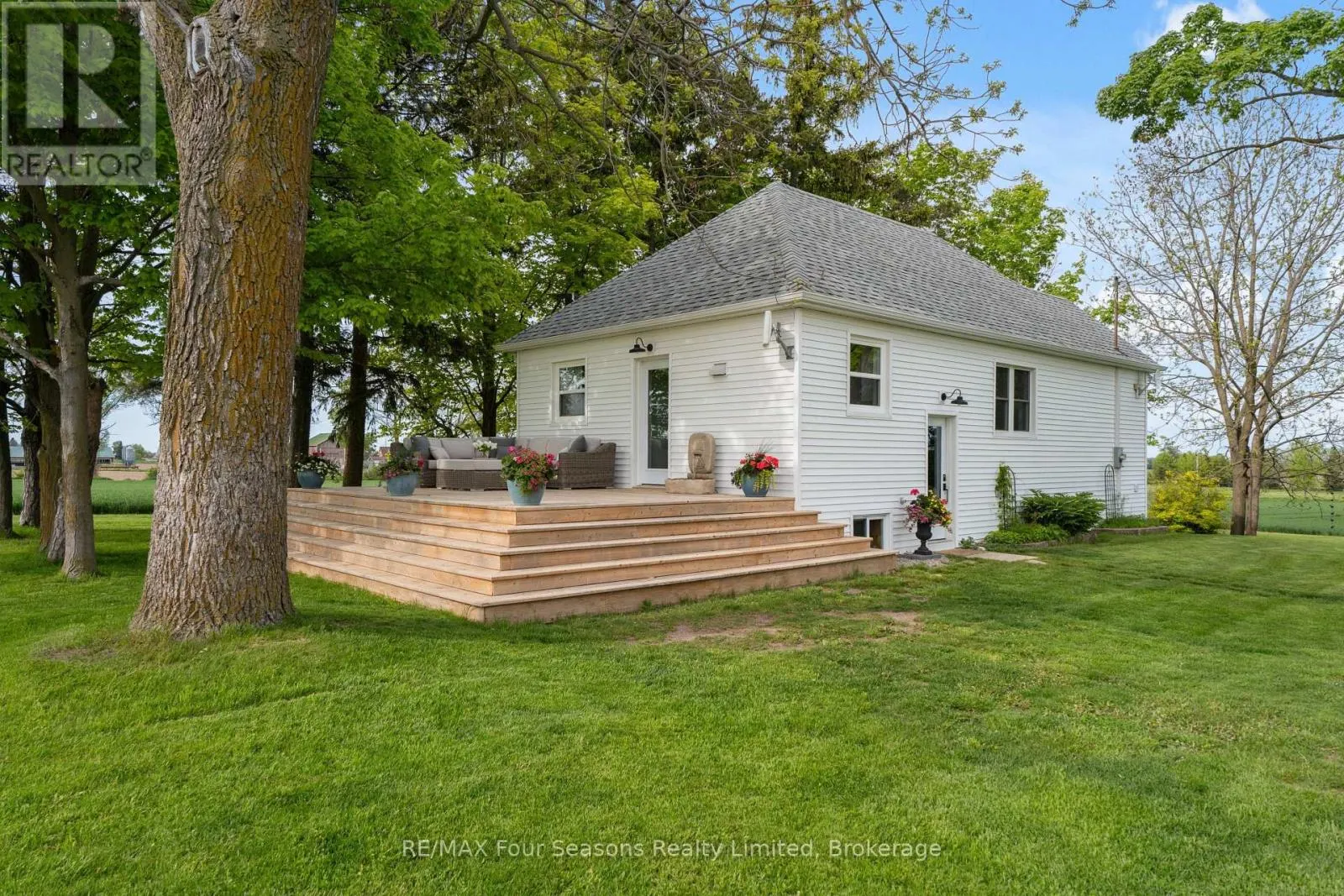 1154 FAIRGROUNDS ROAD S