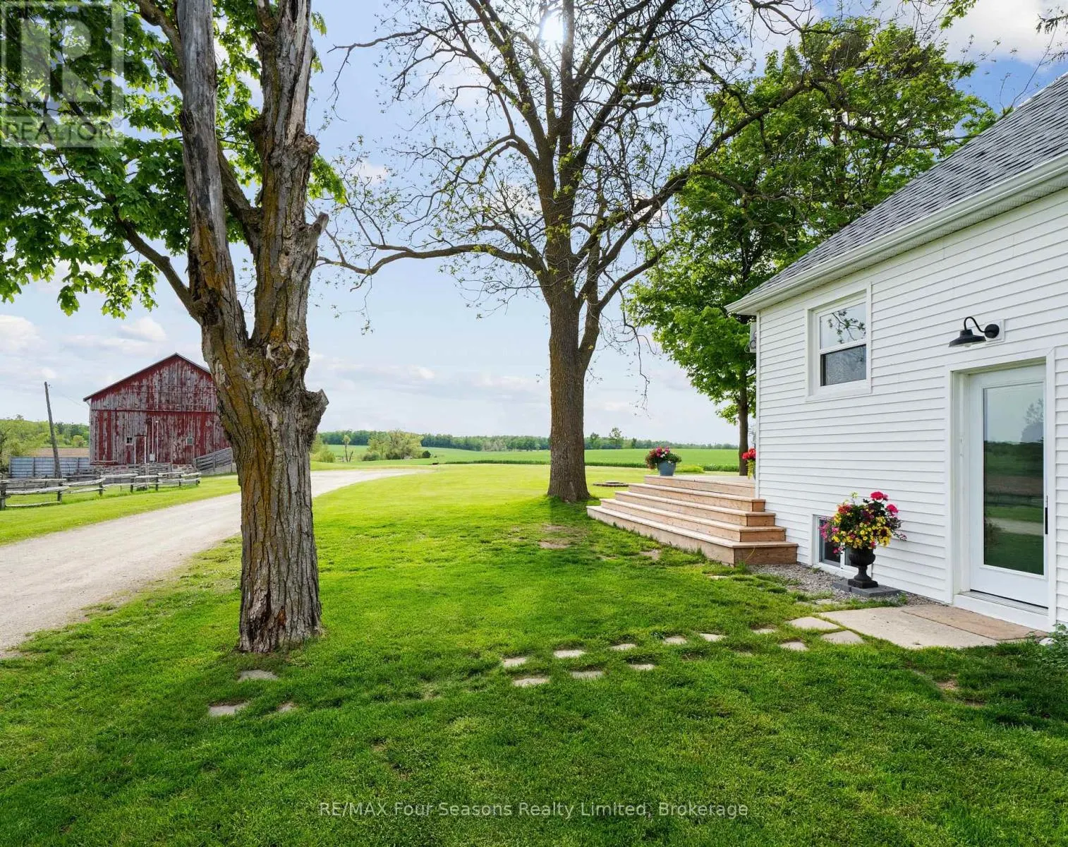 1154 FAIRGROUNDS ROAD S