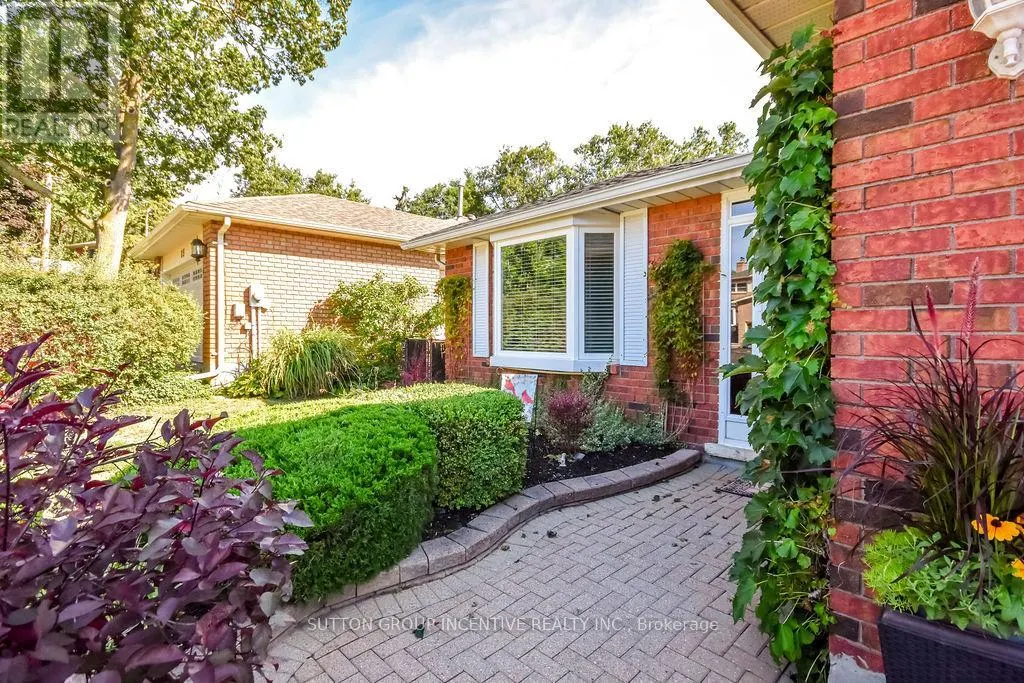 17 KENNY CRESCENT
