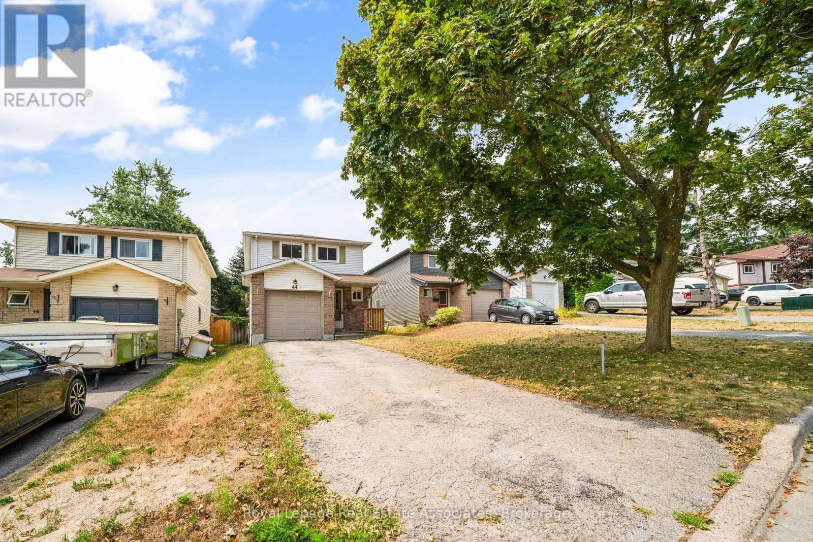 44 HEMINGWAY CRESCENT