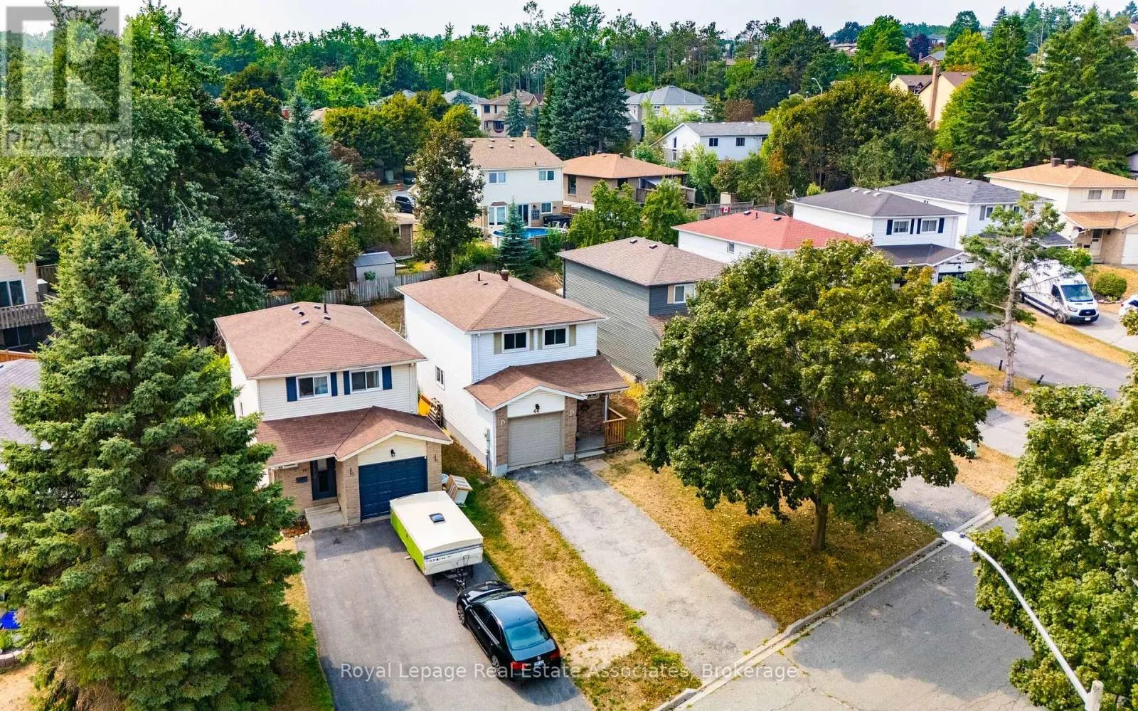 44 HEMINGWAY CRESCENT