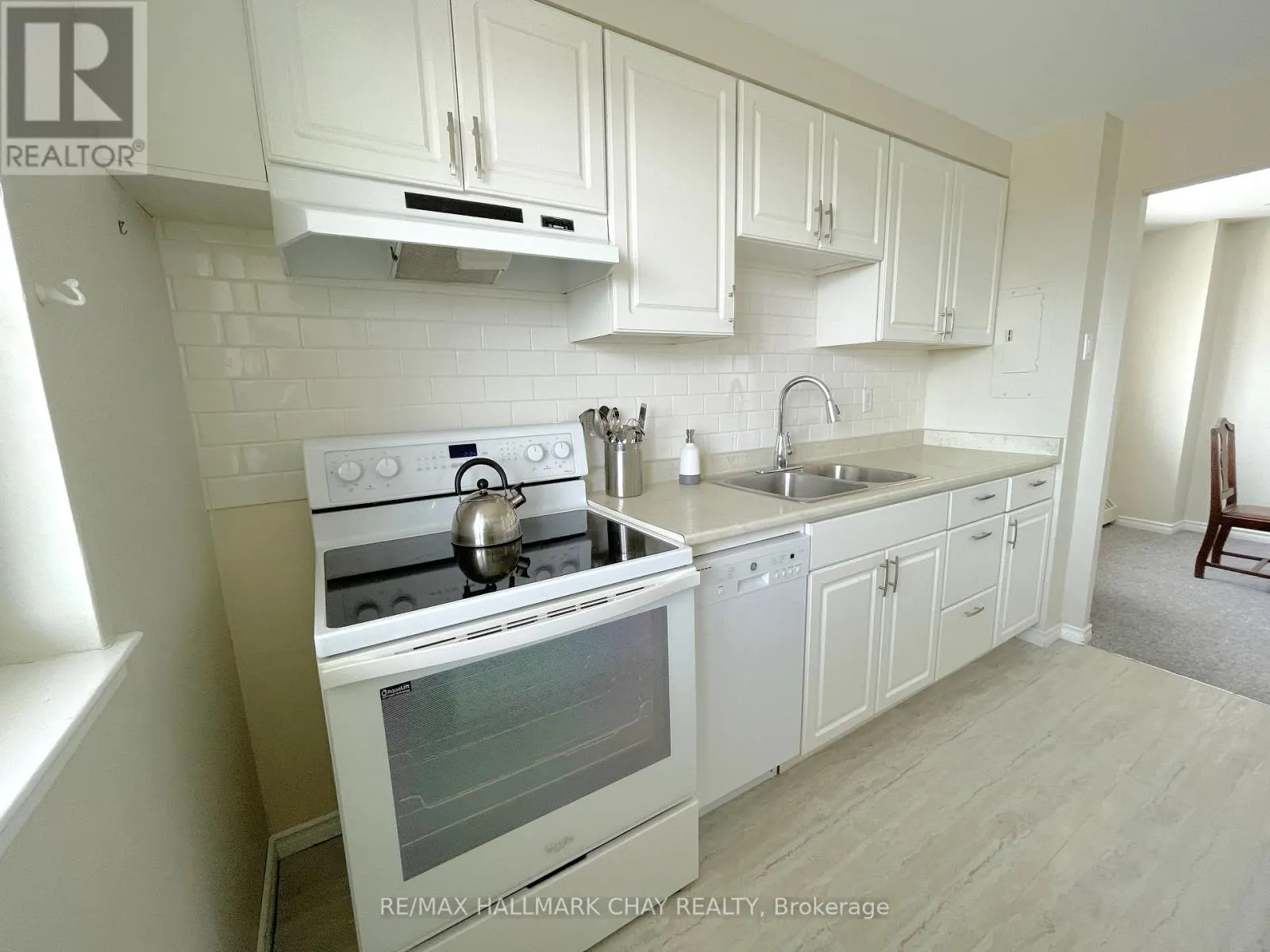 702 - 414 BLAKE STREET