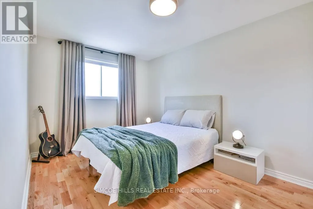 40 LAURENTIAN LANE