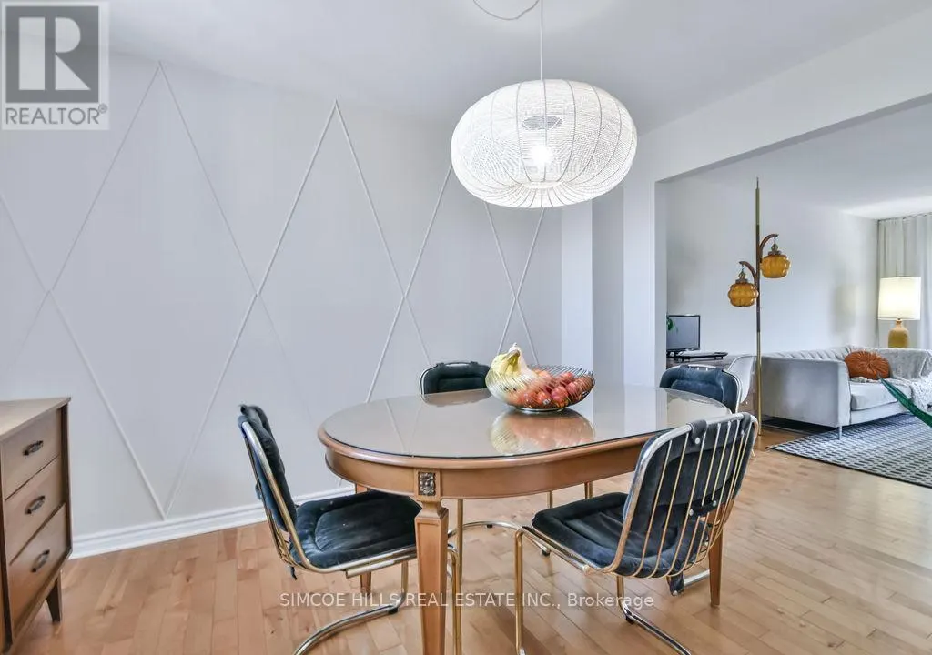 40 LAURENTIAN LANE