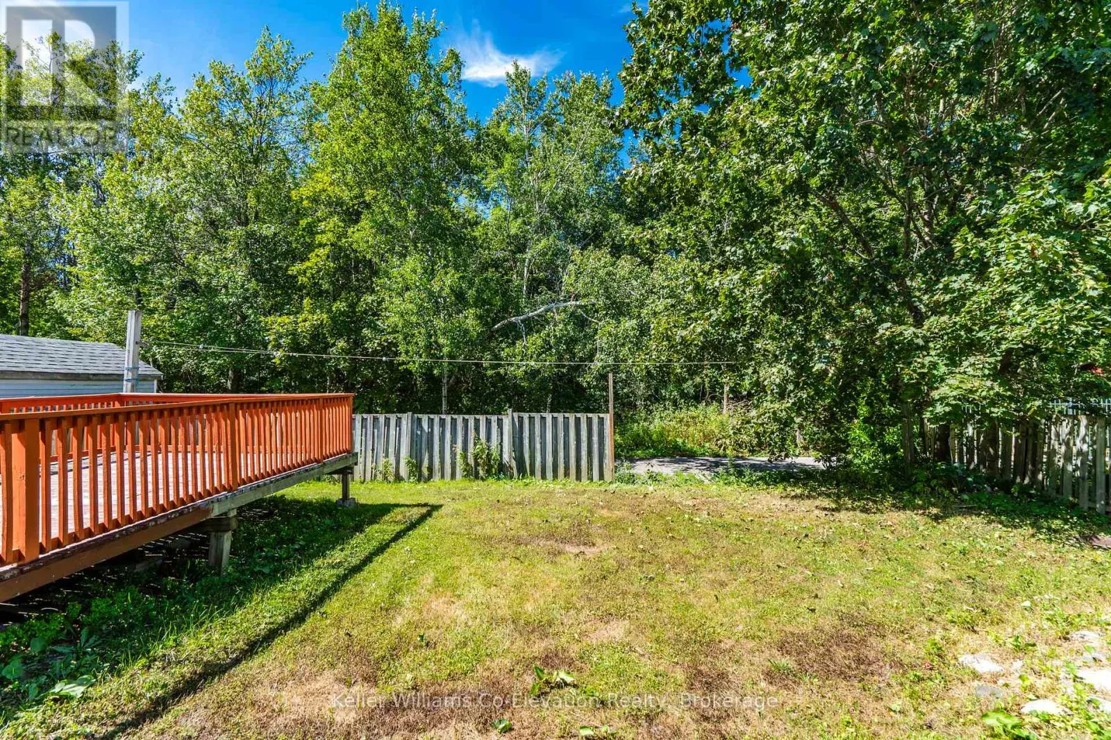 8 BRIDLE ROAD