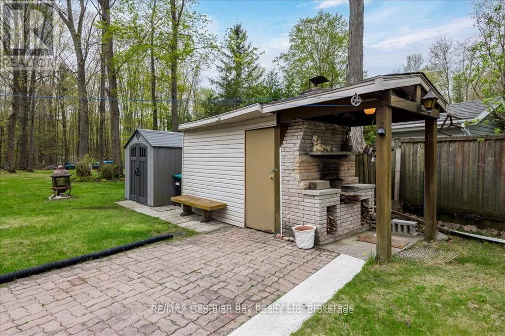 25 TALL PINES DRIVE W