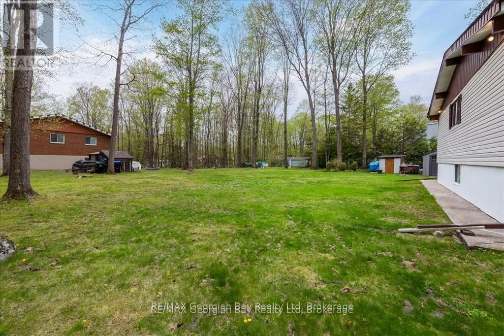25 TALL PINES DRIVE W