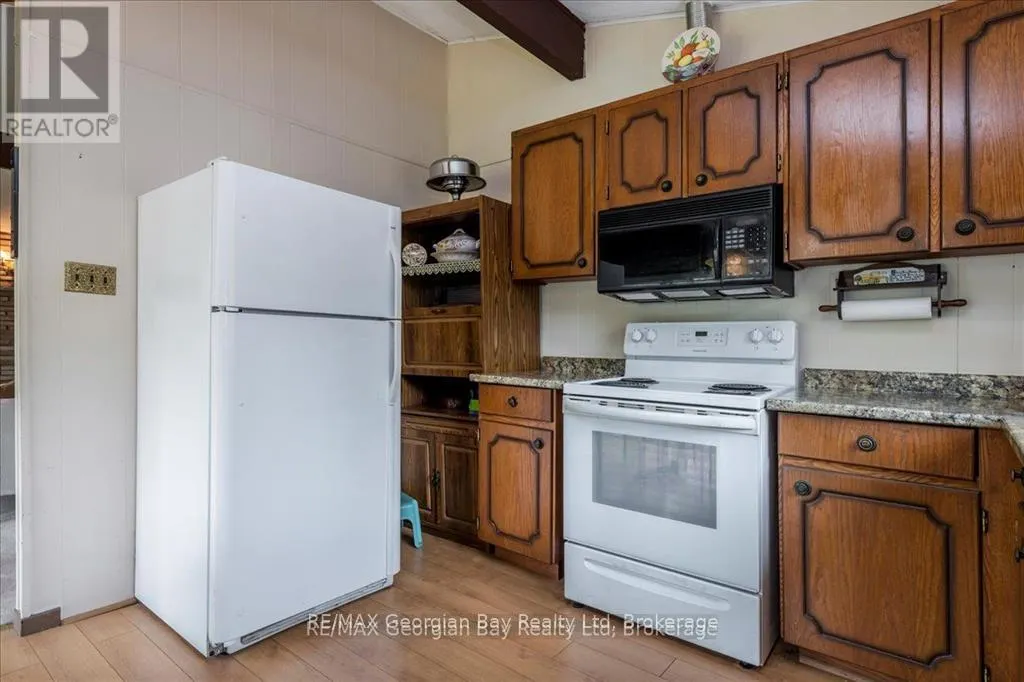 25 TALL PINES DRIVE W