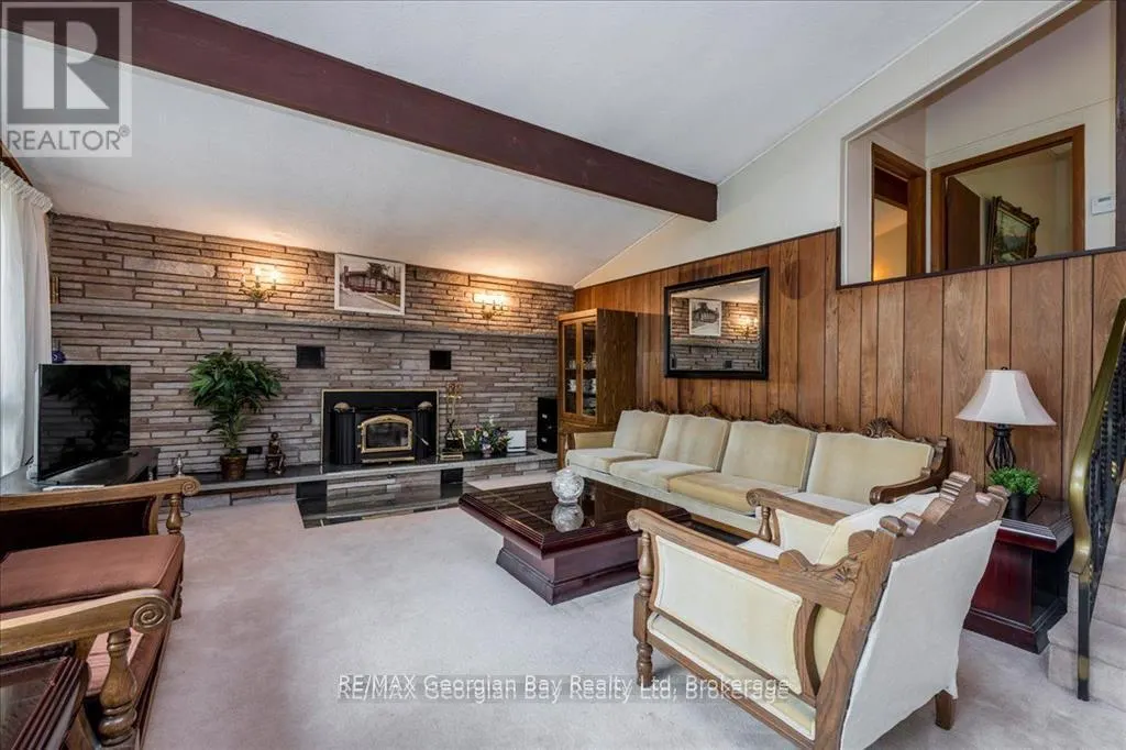 25 TALL PINES DRIVE W