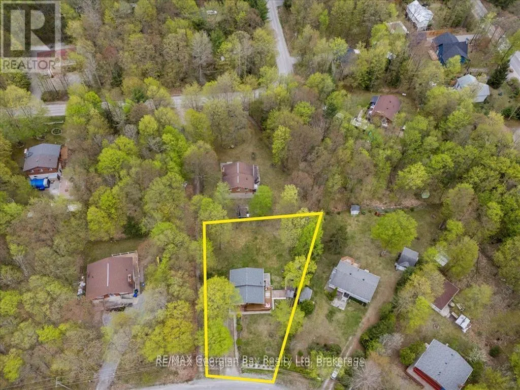25 TALL PINES DRIVE W