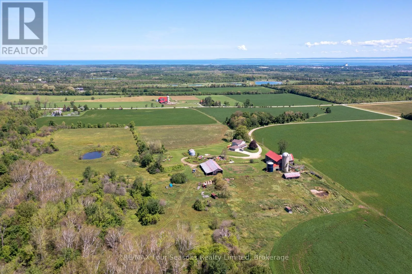 8483 36/37 NOTTAWASAGA SIDE ROAD