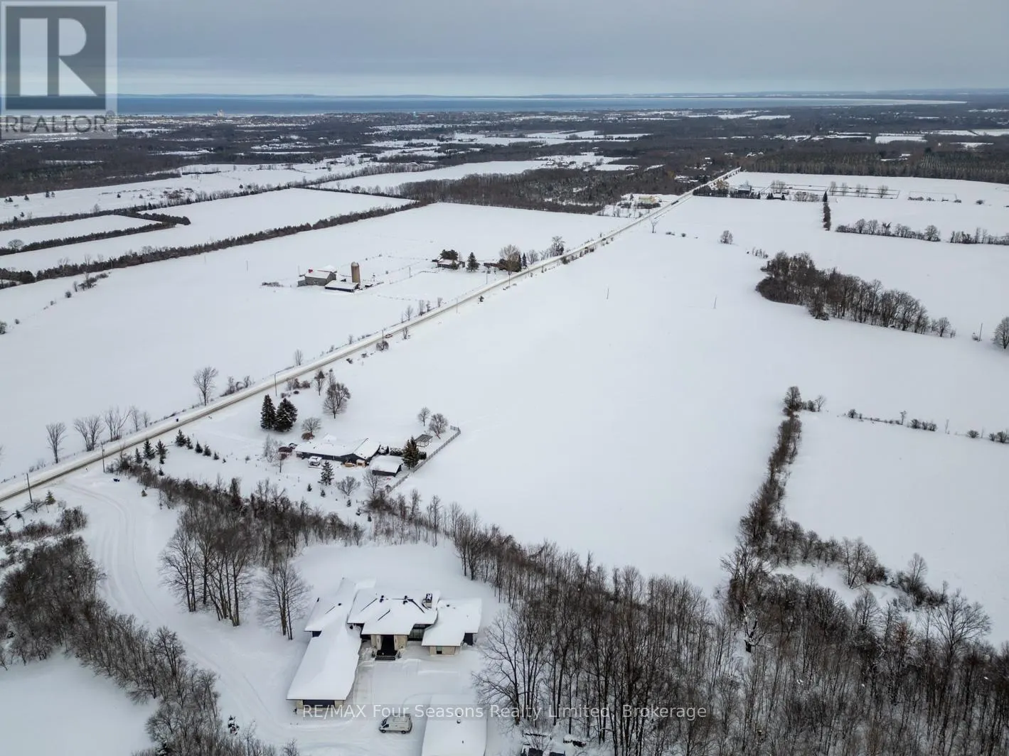 8483 36/37 NOTTAWASAGA SIDE ROAD