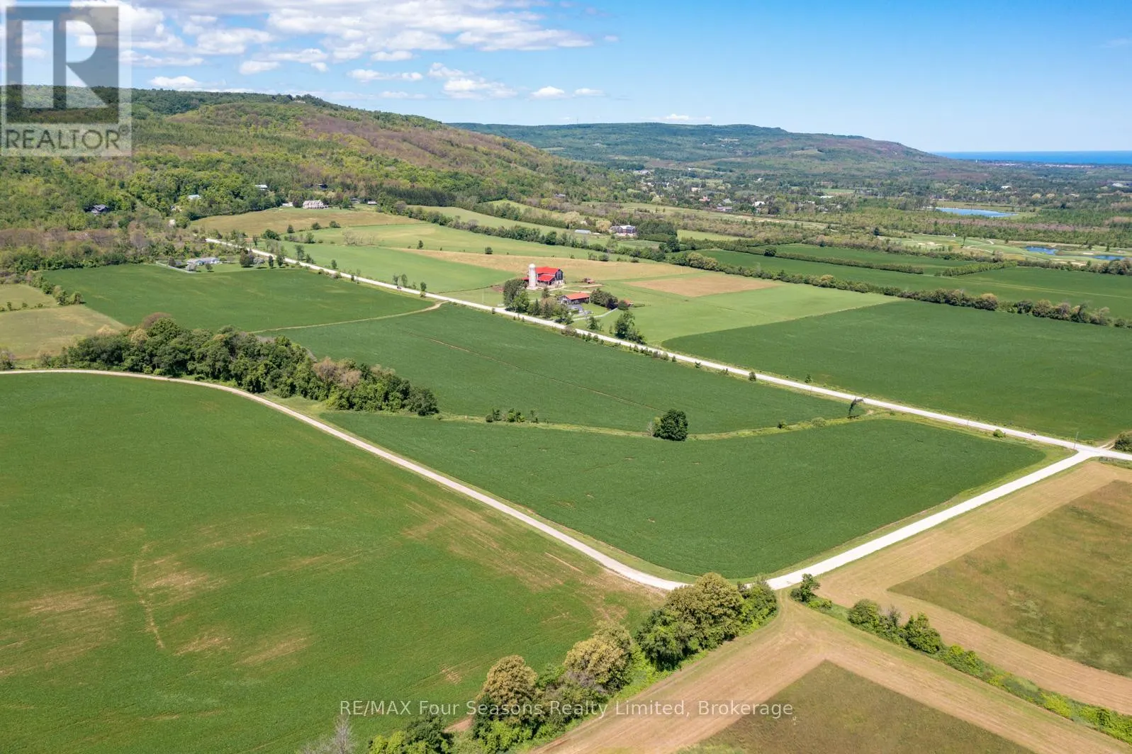 8483 36/37 NOTTAWASAGA SIDE ROAD