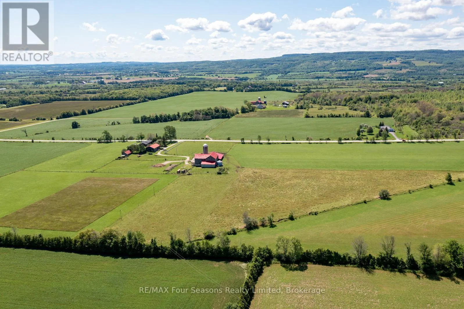 8483 36/37 NOTTAWASAGA SIDE ROAD