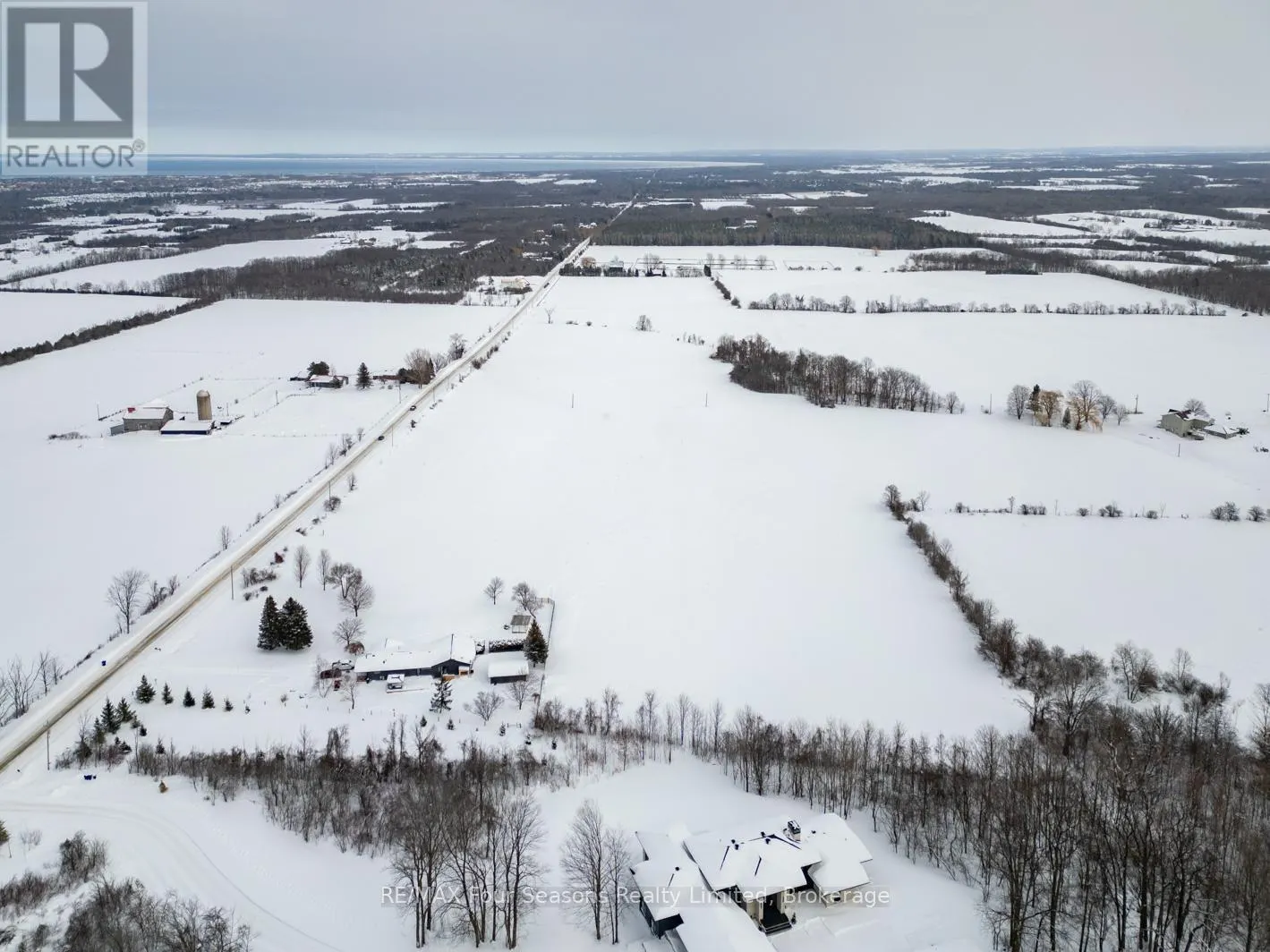 8483 36/37 NOTTAWASAGA SIDE ROAD
