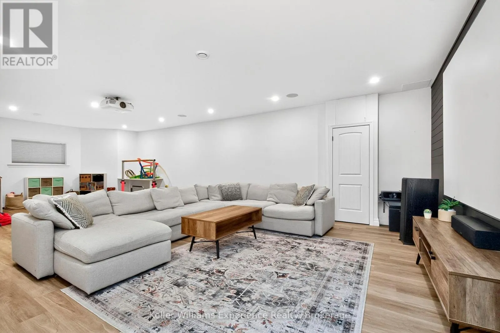 94 WINDERMERE CIRCLE