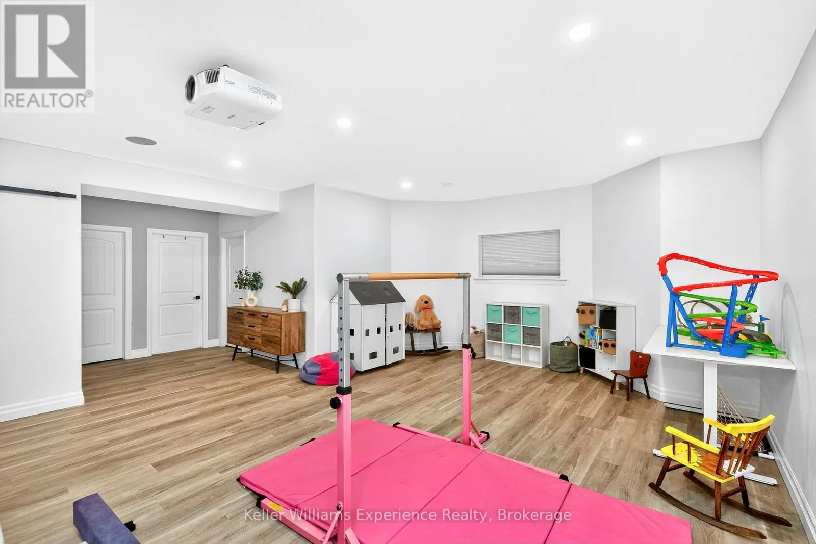 94 WINDERMERE CIRCLE