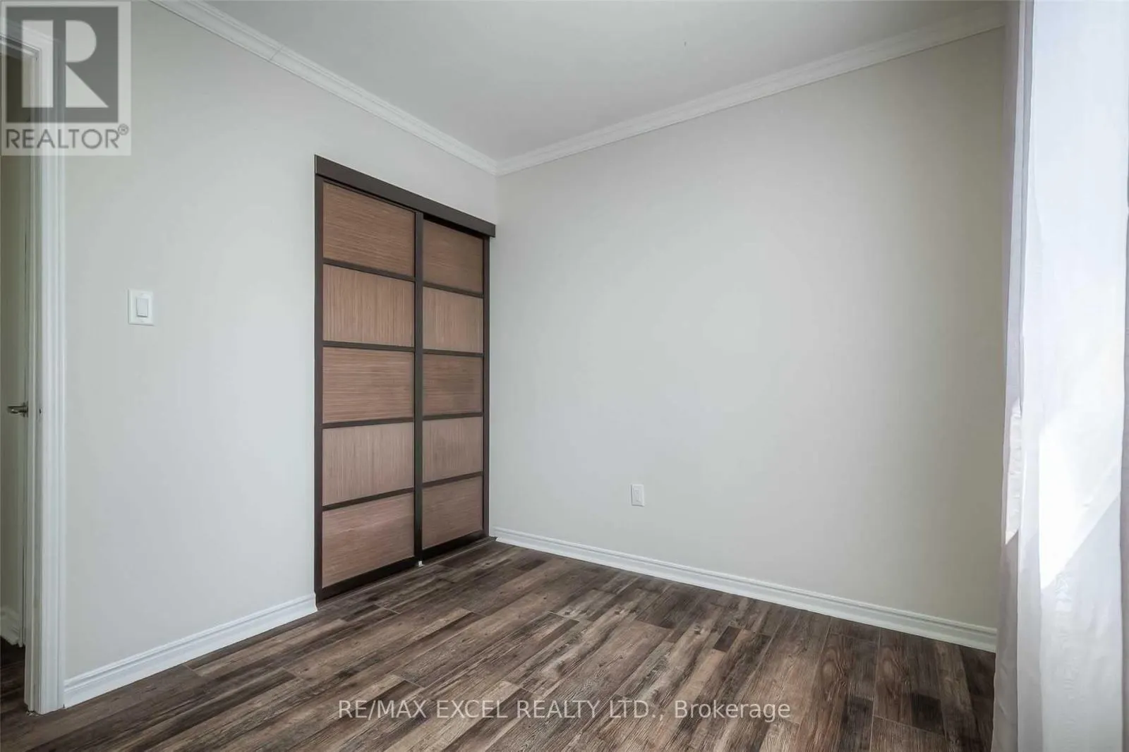 22 WEATHERUP CRESCENT