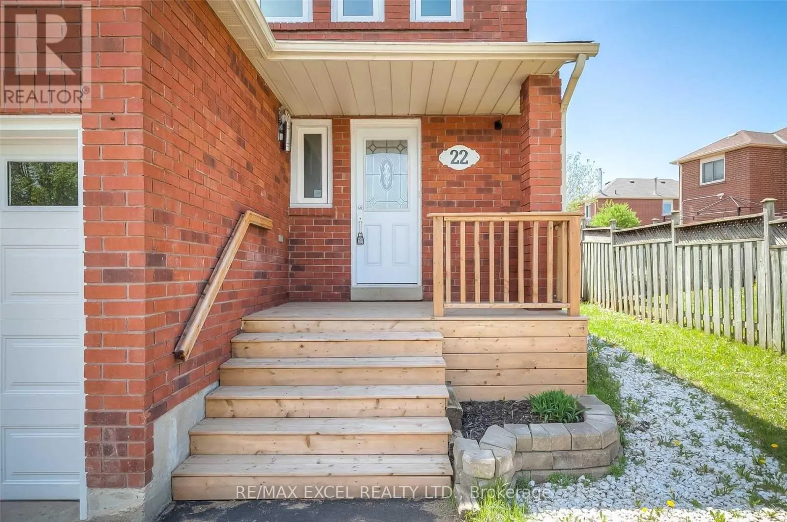 22 WEATHERUP CRESCENT