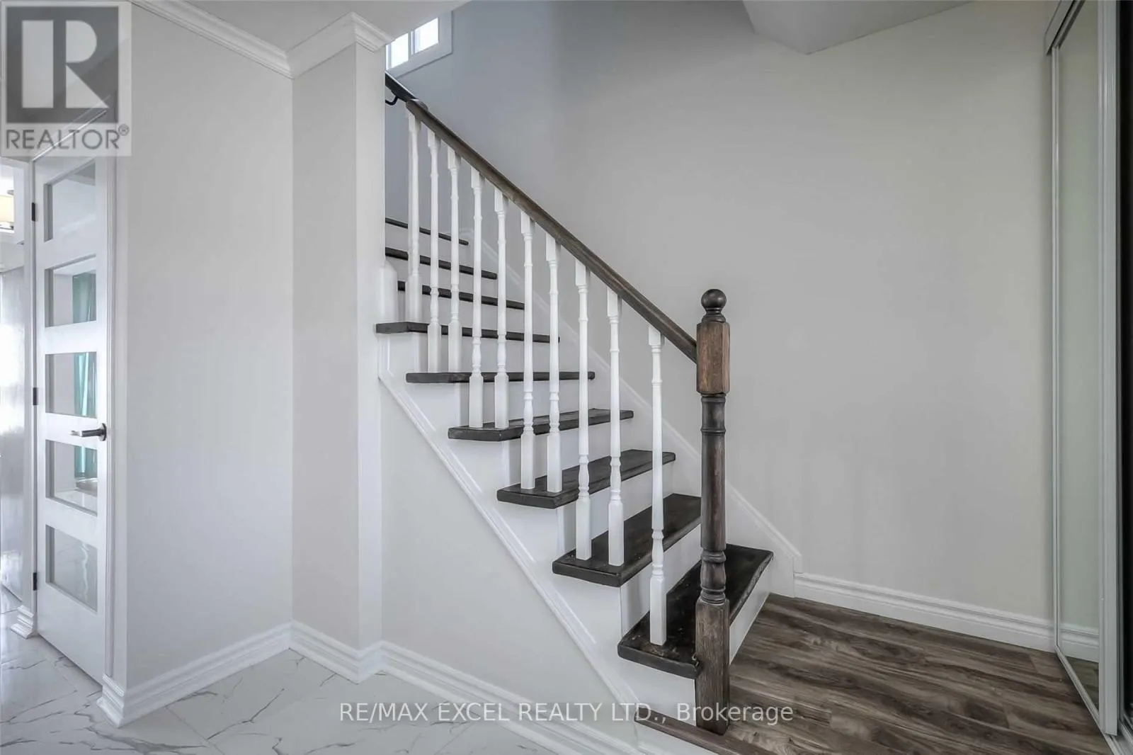 22 WEATHERUP CRESCENT