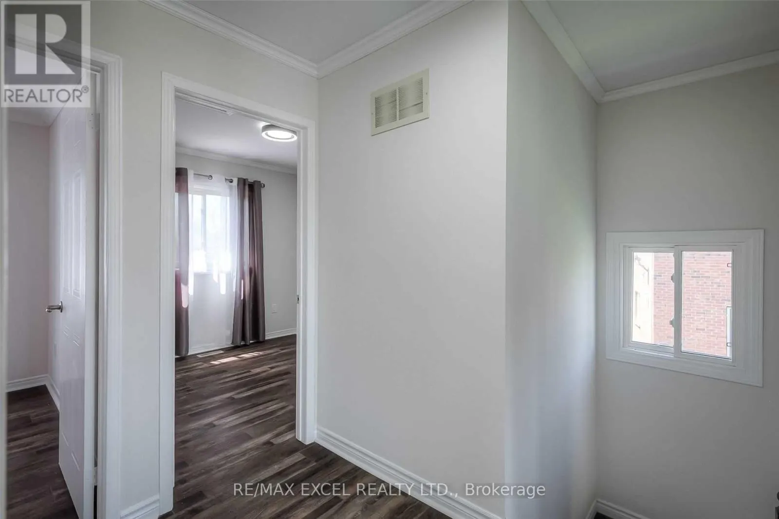22 WEATHERUP CRESCENT
