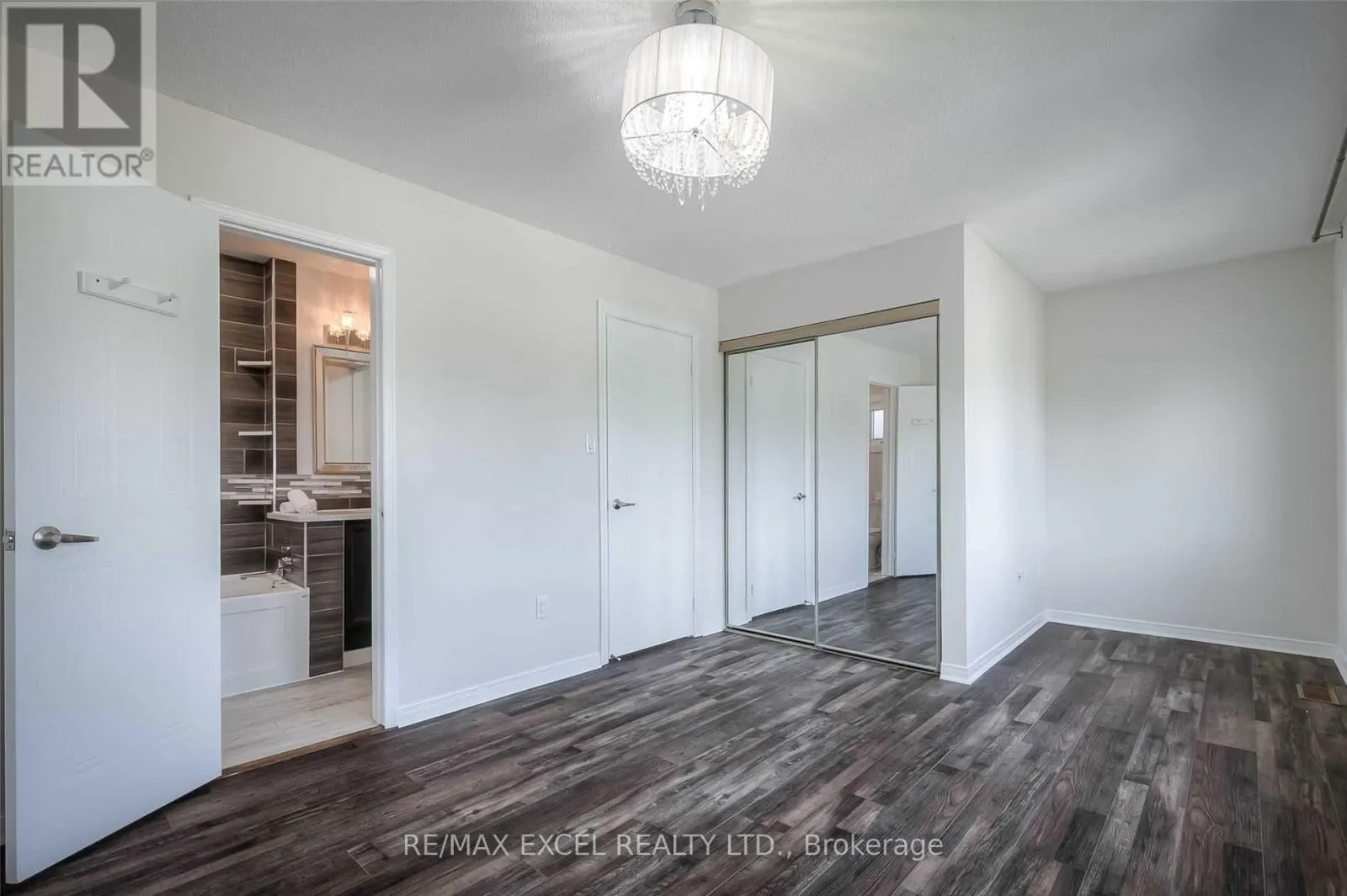 22 WEATHERUP CRESCENT