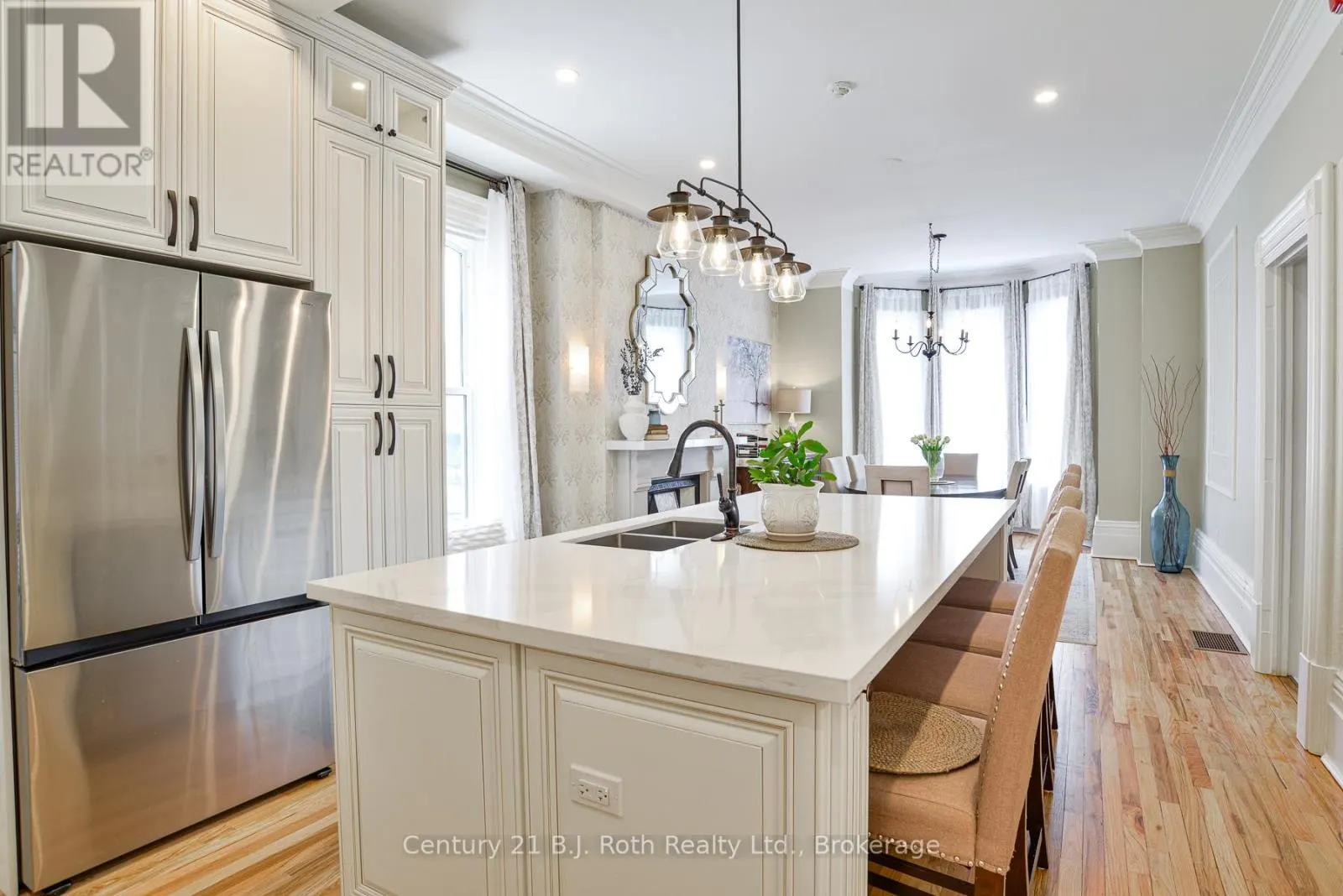 241 MISSISSAGA STREET W