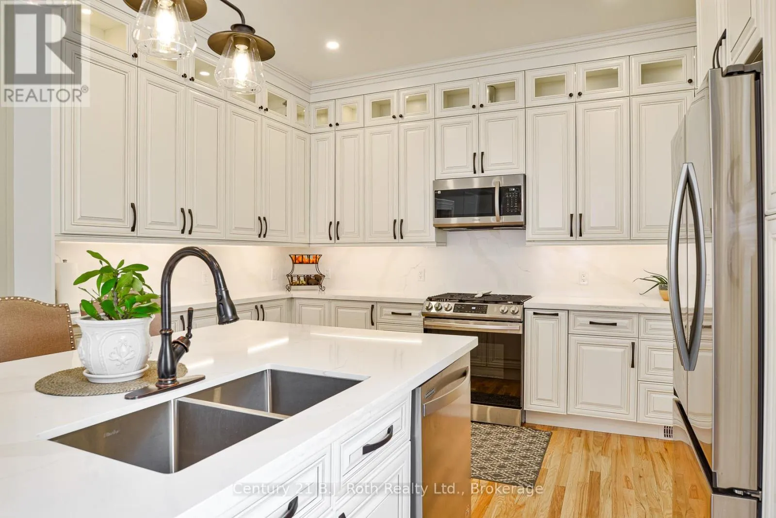241 MISSISSAGA STREET W