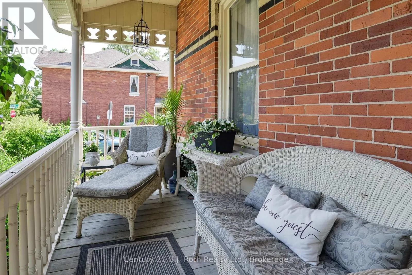 241 MISSISSAGA STREET W