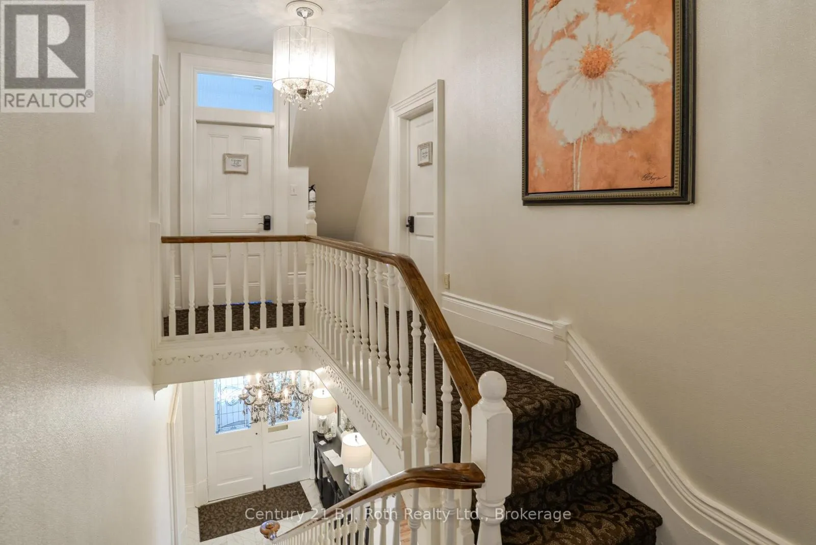 241 MISSISSAGA STREET W