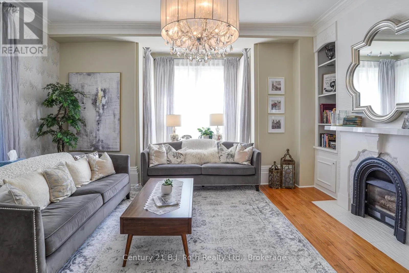 241 MISSISSAGA STREET W