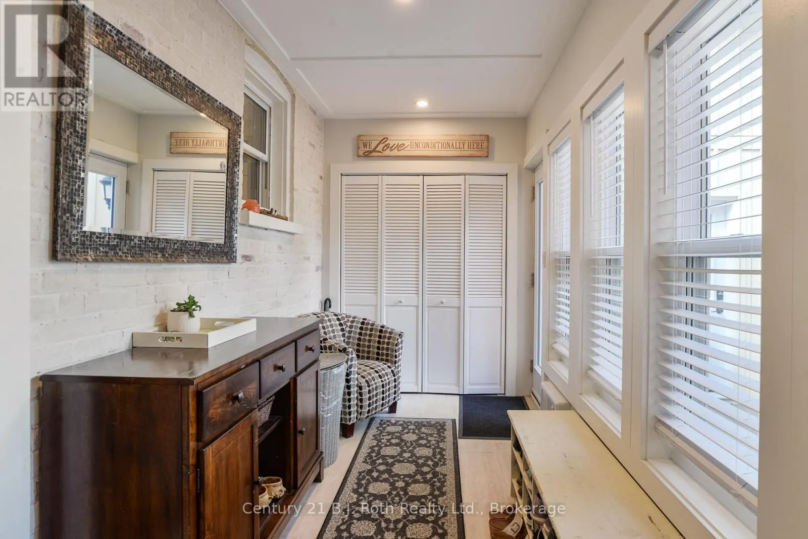 241 MISSISSAGA STREET W